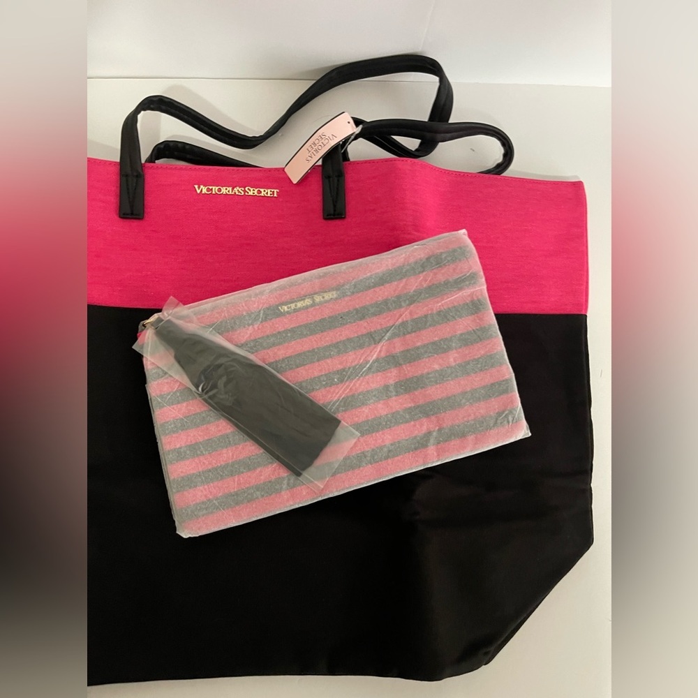 NWT Victoria’s Secret Bag Set.